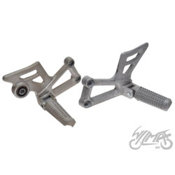 PODNÓŻEK PASAŻERA L + P DO CPI QM125-2D 125 KPL