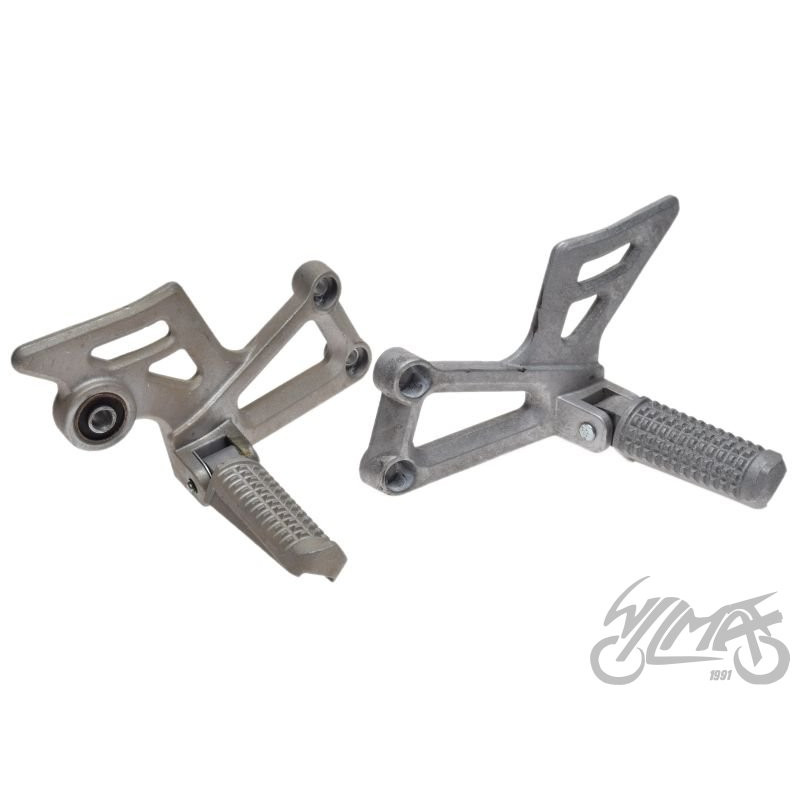 PODNÓŻEK PASAŻERA L + P DO CPI QM125-2D 125 KPL